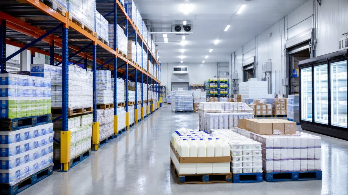 Organized product logistics warehouse without people